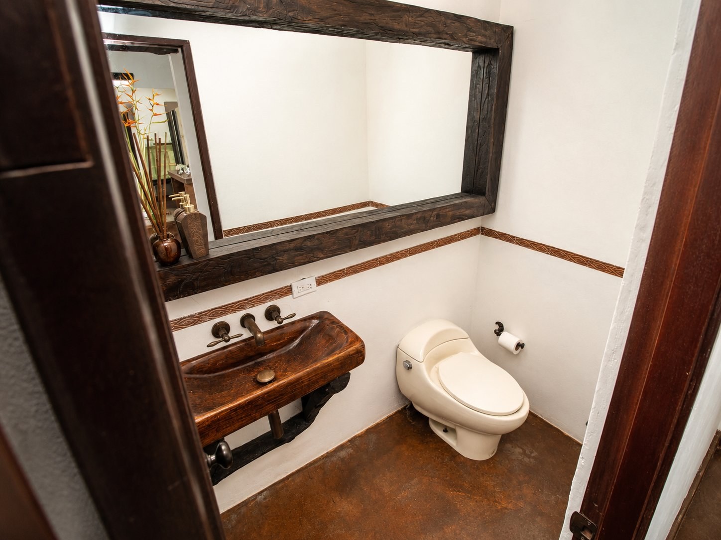 Baño artesanal lavabo madera